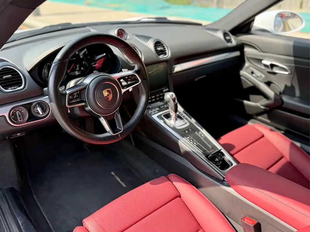 Porsche 718 2016 Cayman 2.0T