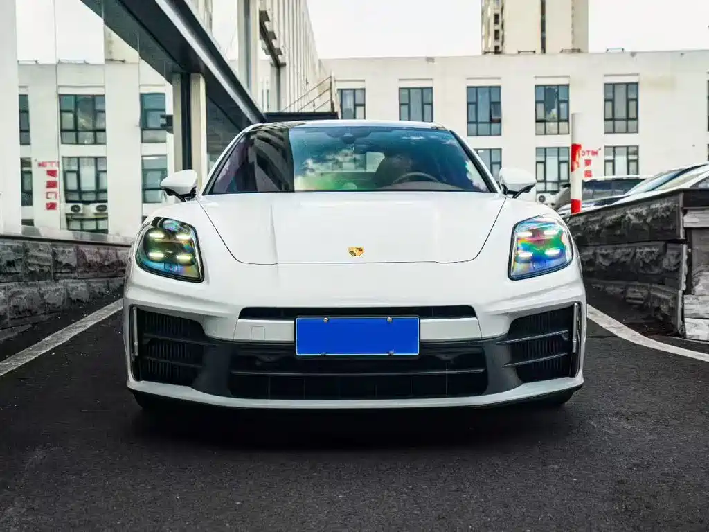 Porsche Panamera — миниатюра 2