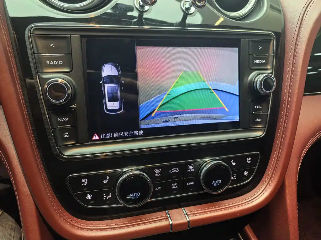 Bentley Bentayga — миниатюра 26