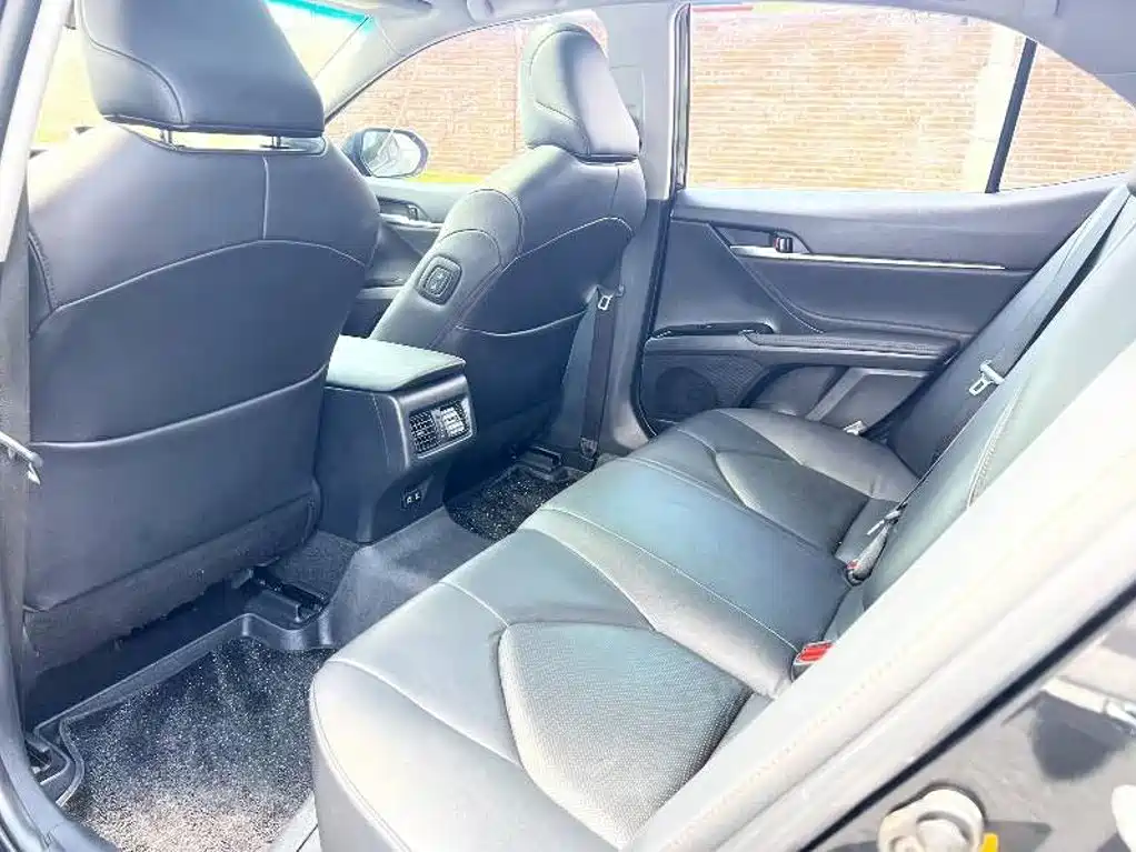 Toyota Camry — миниатюра 6