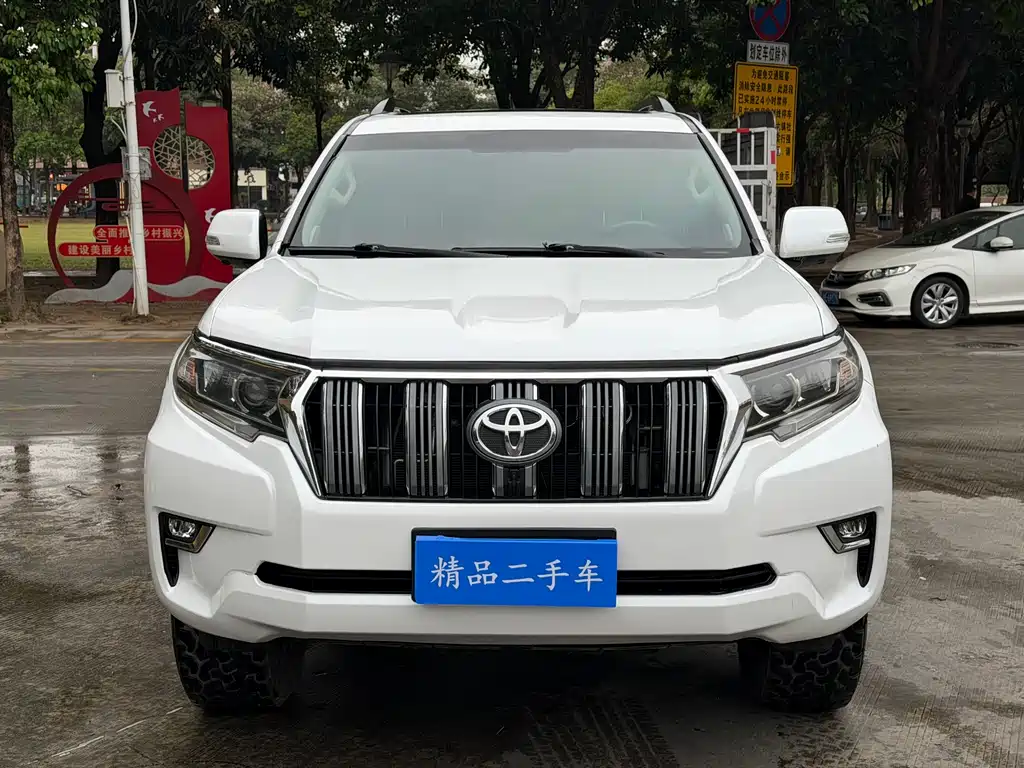 TOYOTA PRADO