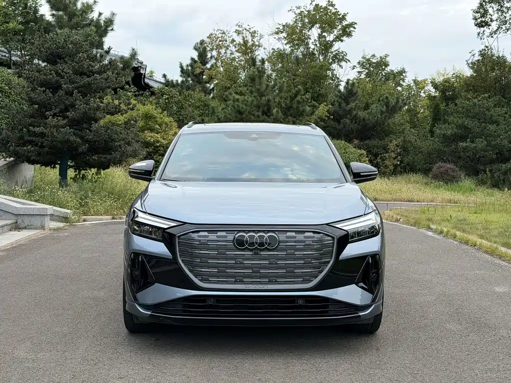 Audi Q4 e-tron — миниатюра 2