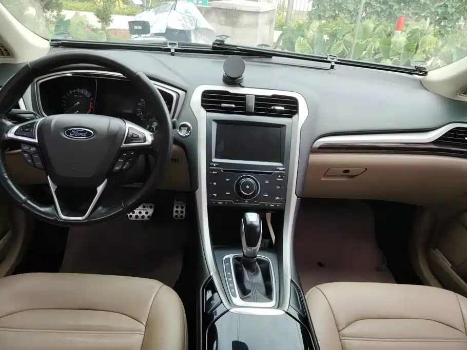 Ford Mondeo — миниатюра 12