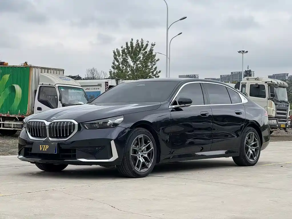 BMW 5 Series 2024