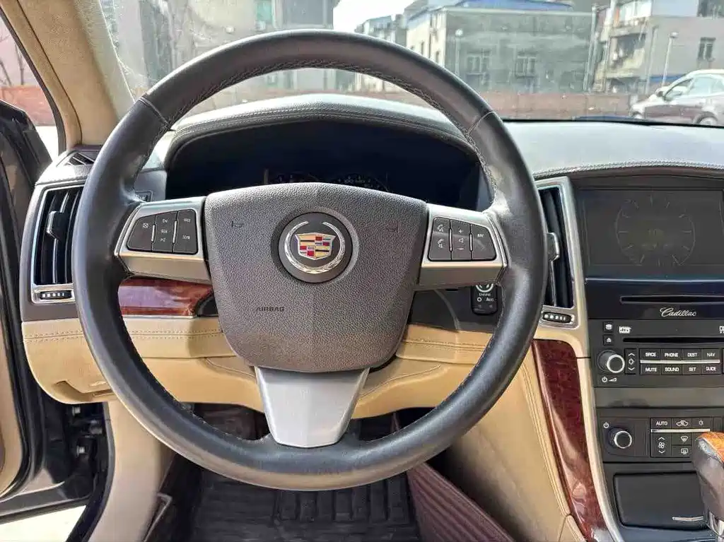 Cadillac SLS 2011 2.0T Elite