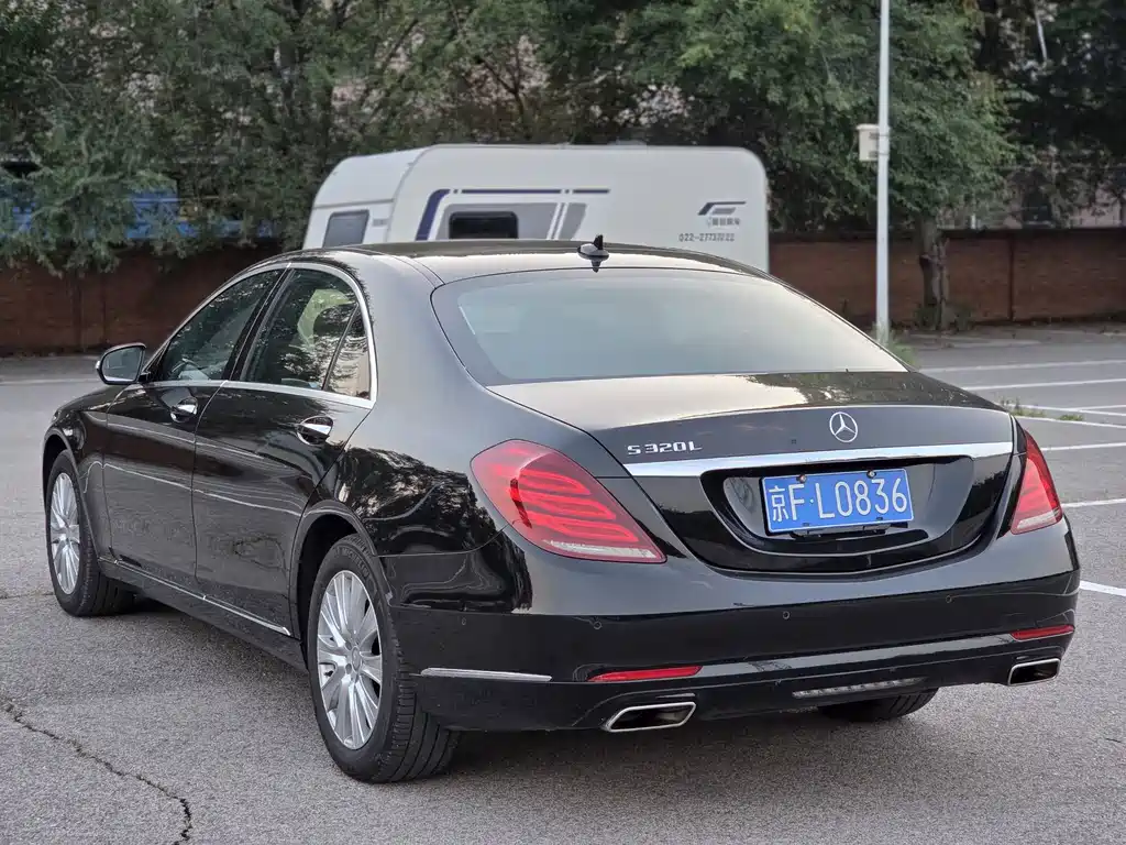 Mercedes-Benz S-Class — миниатюра 6