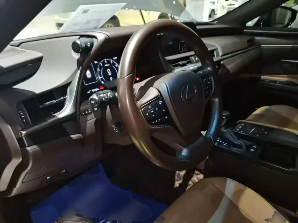 Lexus ES — миниатюра 10