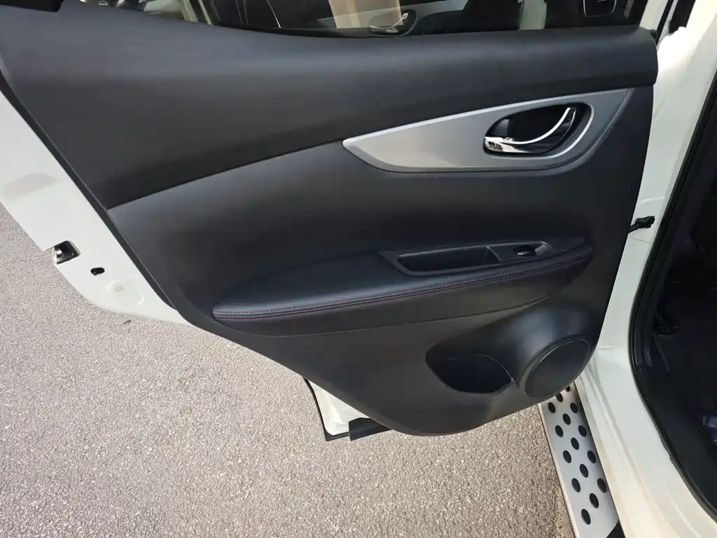 Nissan Qashqai — миниатюра 20