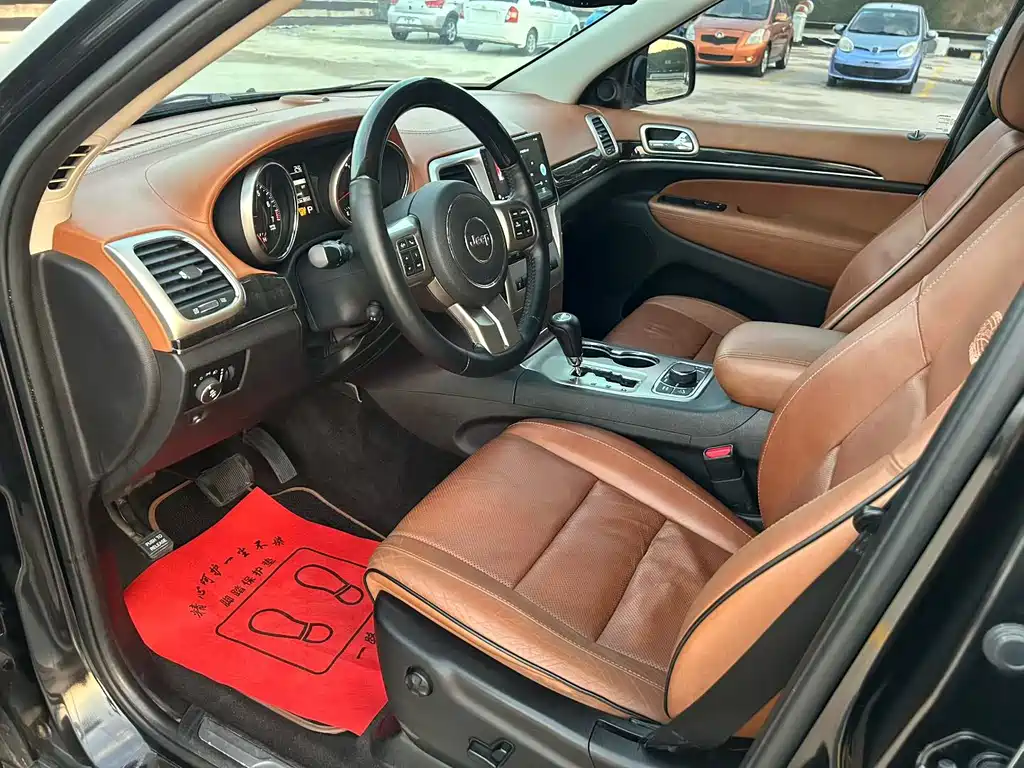 Jeep Grand Cherokee (Import) — миниатюра 6
