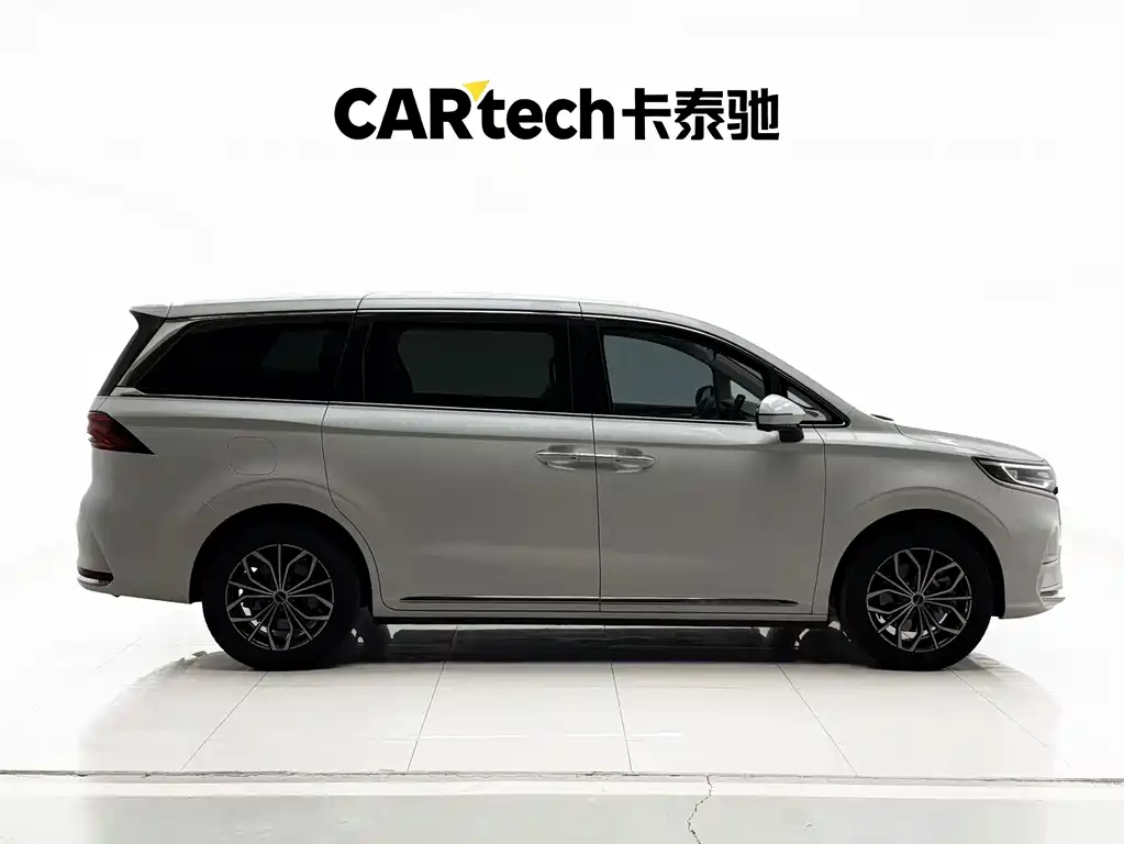 Roewe iMAX8 New Energy — миниатюра 4