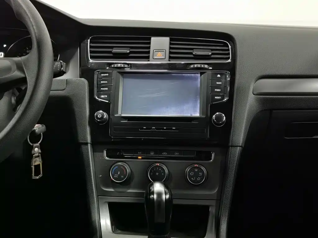 Volkswagen Golf — миниатюра 12
