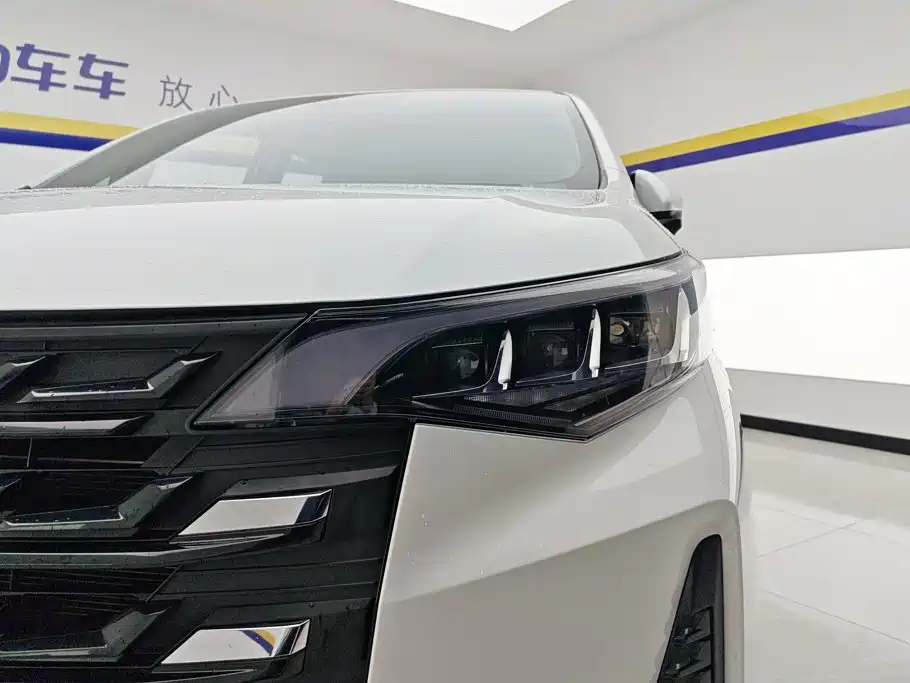 GAC Motor Trumpchi M6 — миниатюра 5