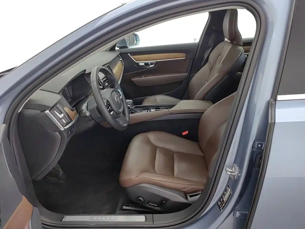 Volvo S90 — миниатюра 10