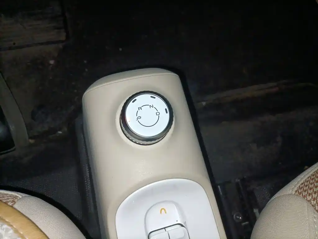 Wuling MINIEV — миниатюра 10