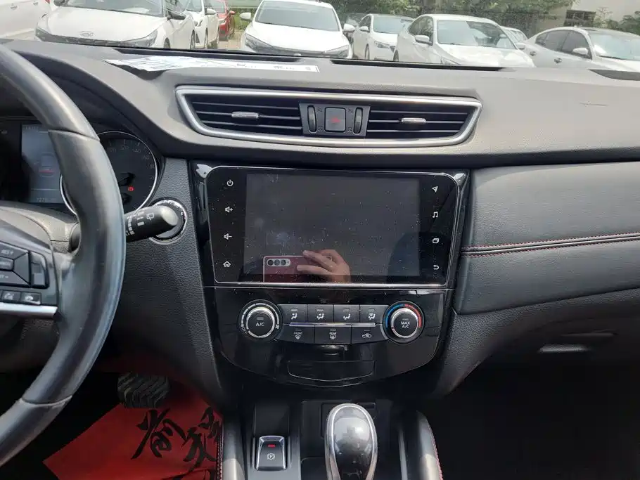 Nissan Qashqai — миниатюра 13