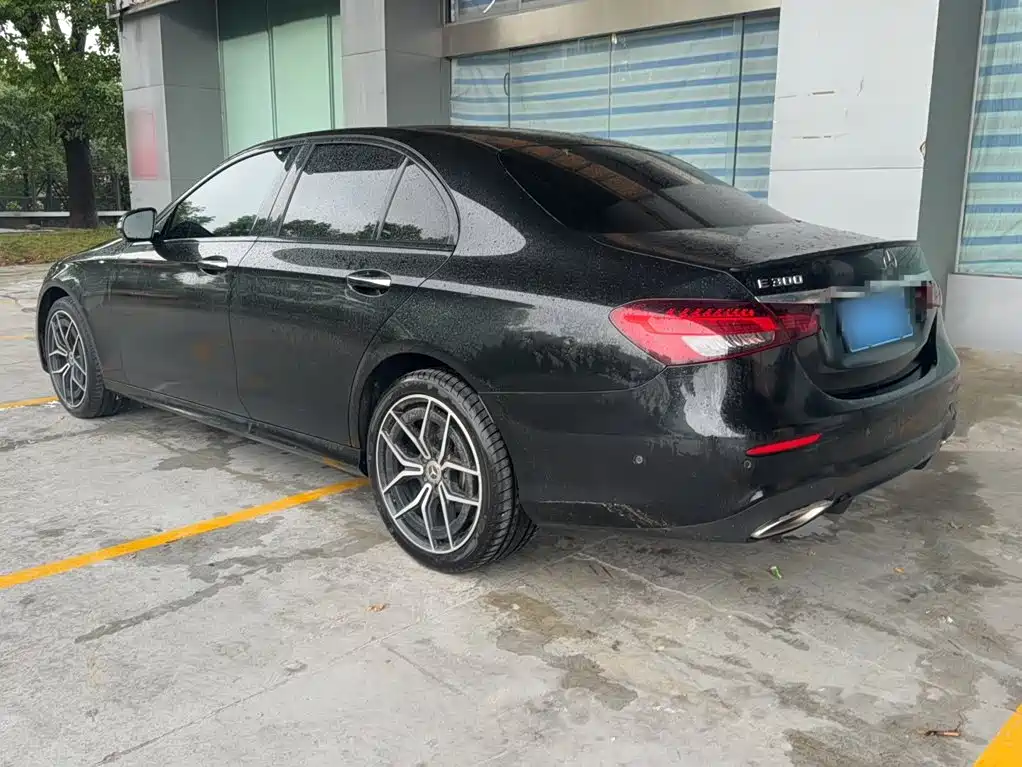Mercedes-Benz E-Class (Import) — миниатюра 16