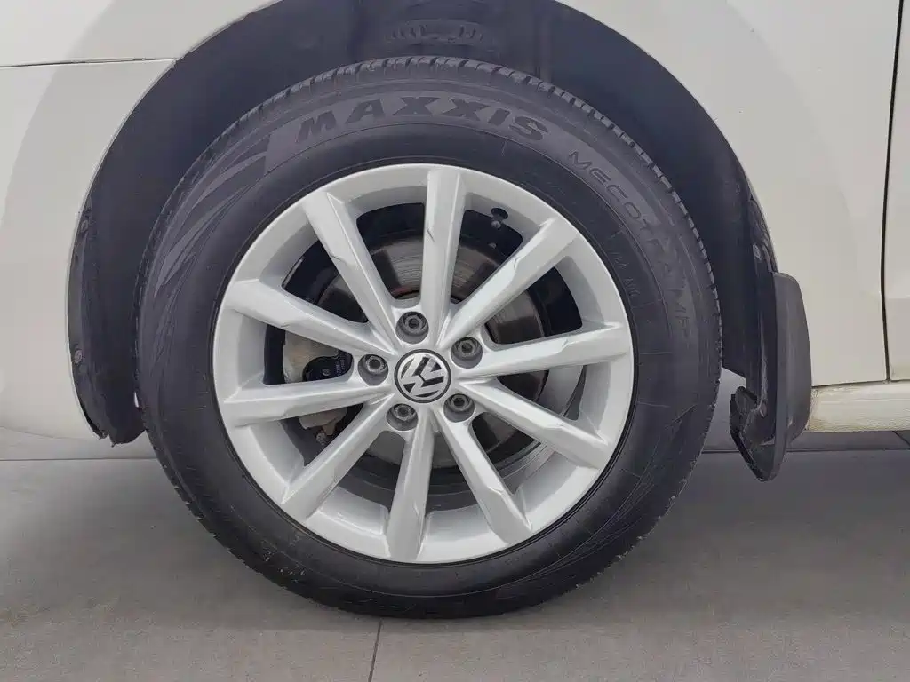 Volkswagen Jetta — миниатюра 17
