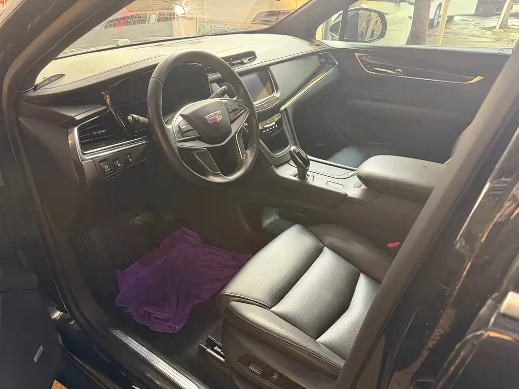 Cadillac XT5 — миниатюра 11
