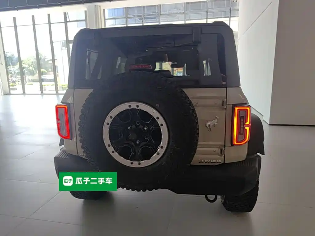 Ford Bronco — миниатюра 6
