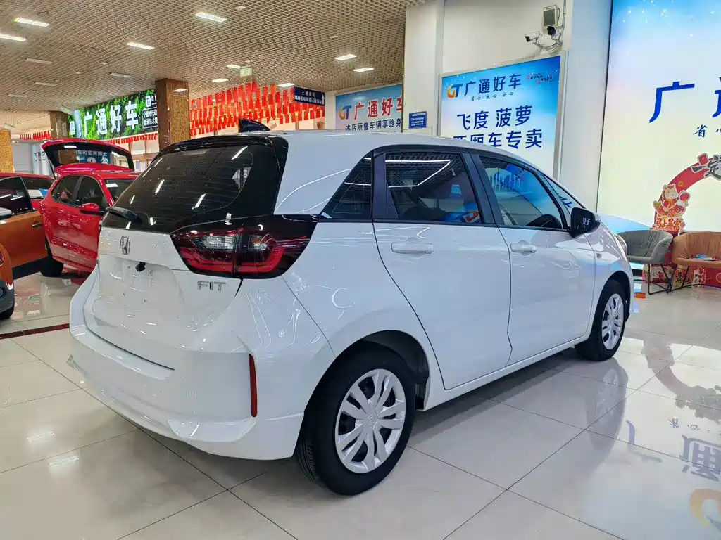 Honda Fit — миниатюра 8