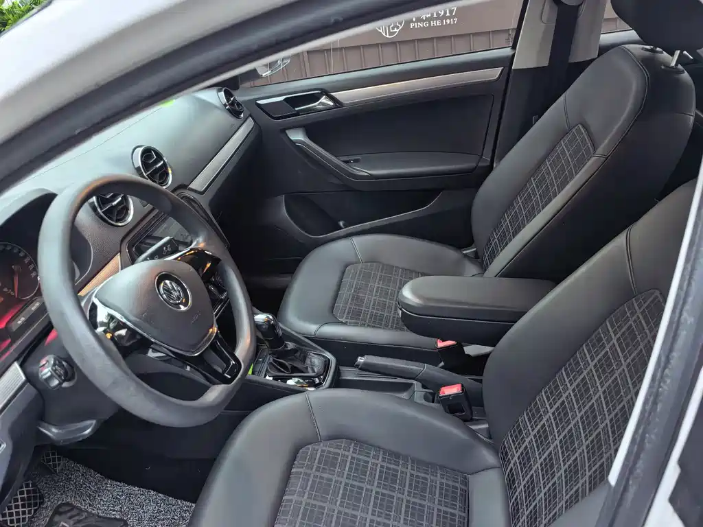 Volkswagen Jetta — миниатюра 8