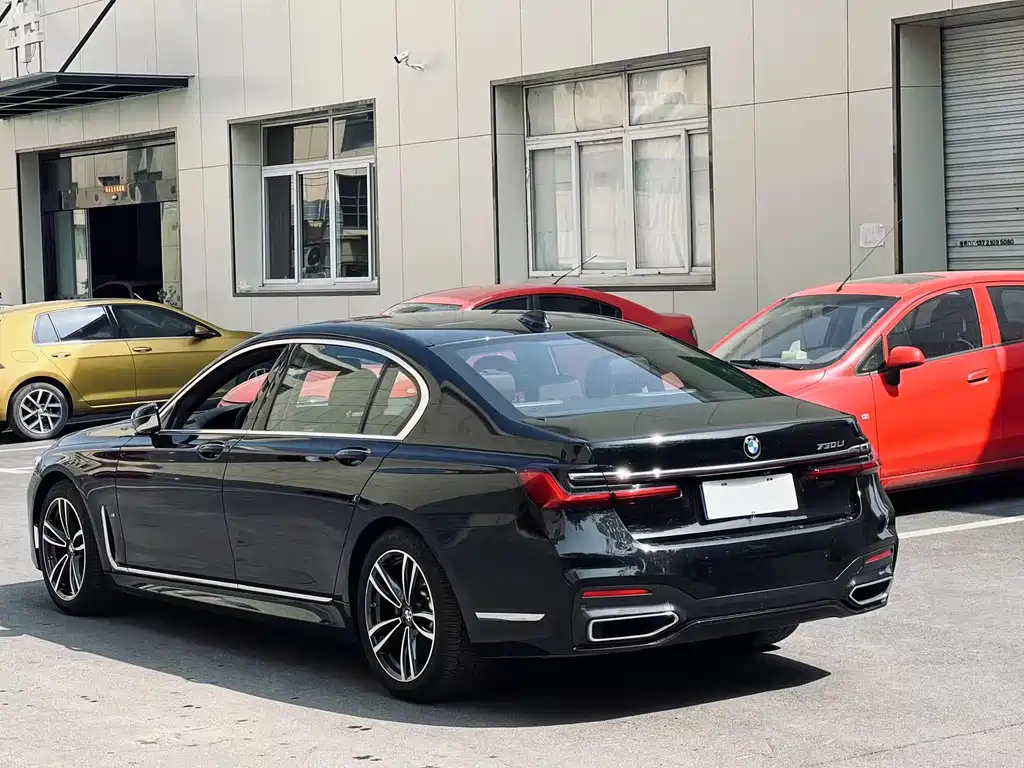 BMW 7 Series — миниатюра 7