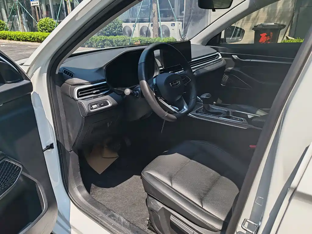 Geely Emgrand — миниатюра 7