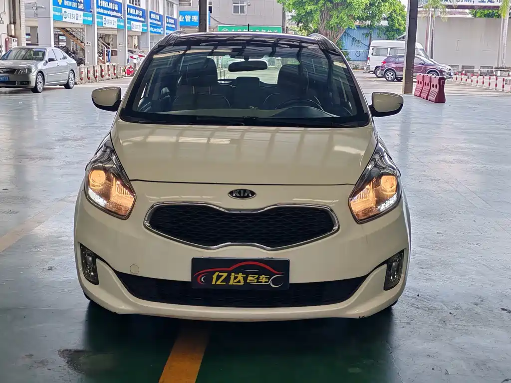 Kia Carens — миниатюра 2