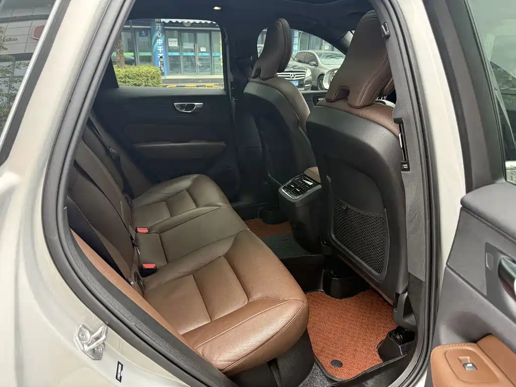 Volvo XC60 — миниатюра 11