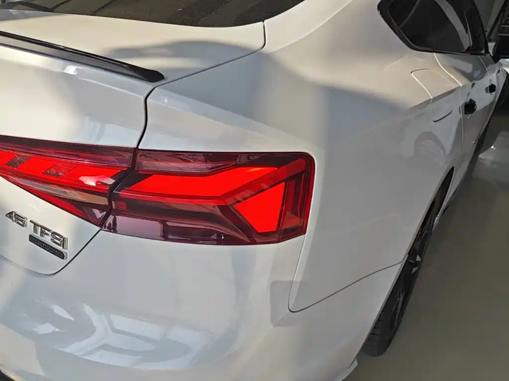 Audi A5 (Import) — миниатюра 8