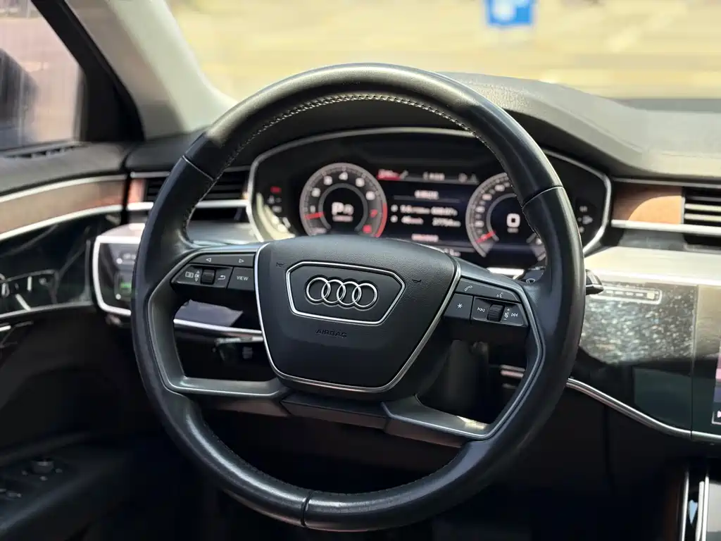 Audi A8 — миниатюра 10