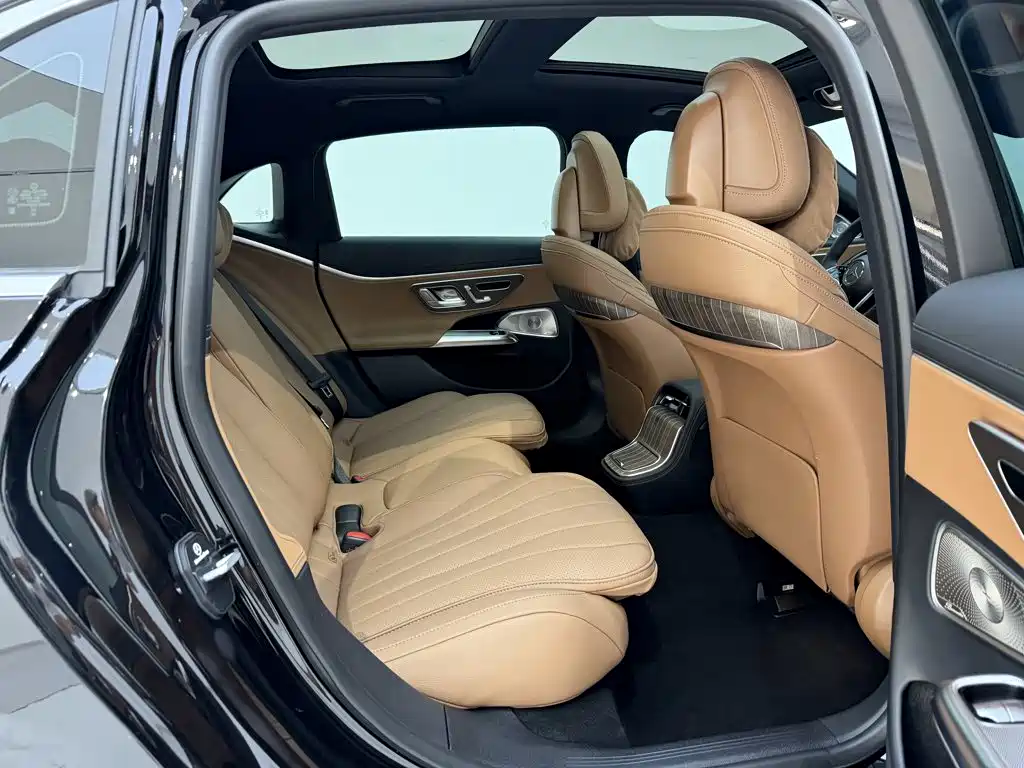 Mercedes-Benz E-Class — миниатюра 29