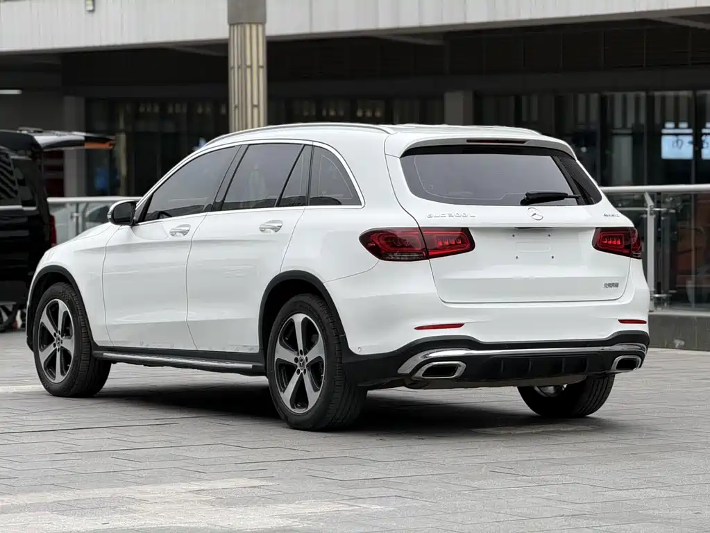 MERCEDES-BENZ GLC