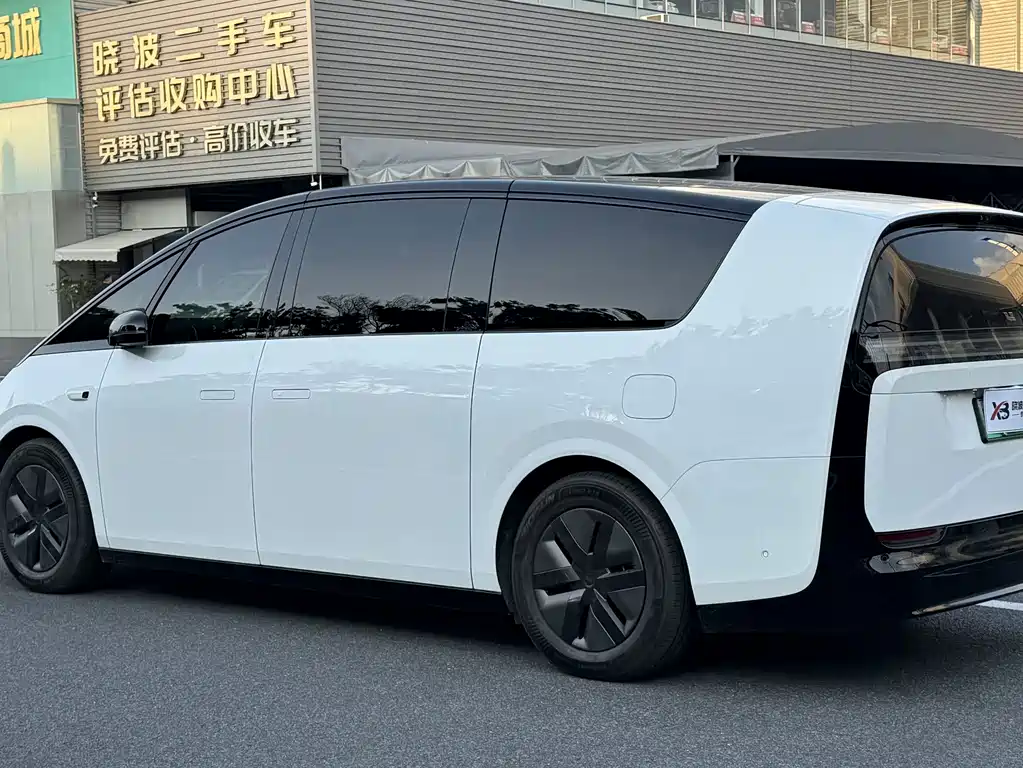 Li Auto Li MEGA — миниатюра 4