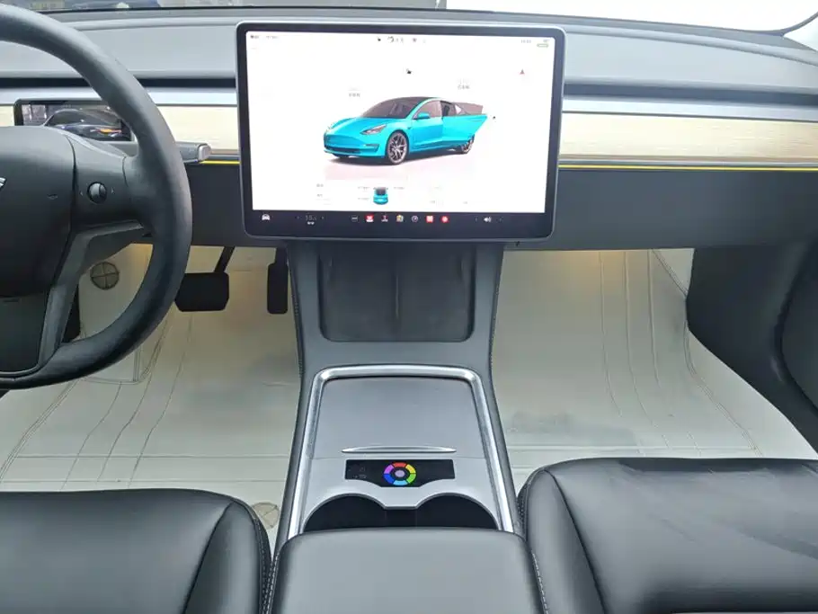 Tesla Model 3 — миниатюра 16