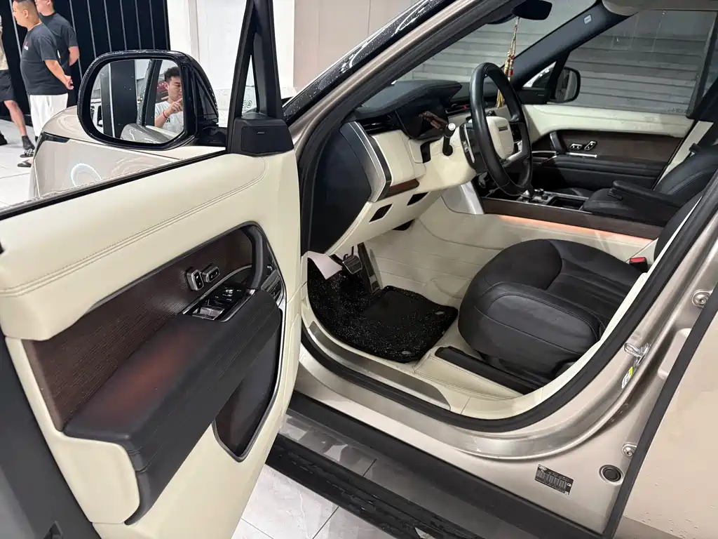 Land Rover Range Rover — миниатюра 5