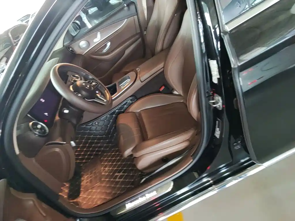 Mercedes-Benz E-Class — миниатюра 15