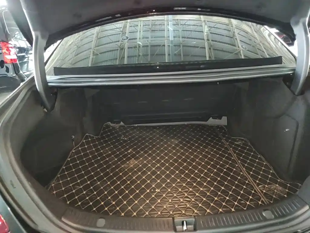 Mercedes-Benz E-Class — миниатюра 19