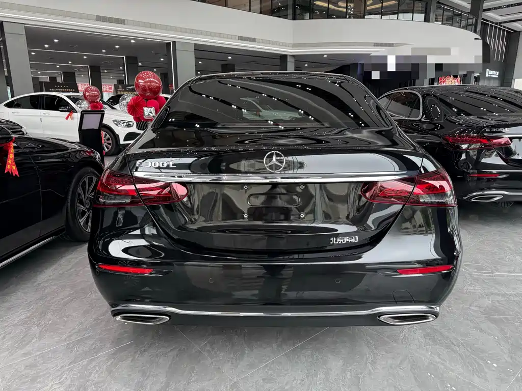Mercedes-Benz E-Class — миниатюра 9