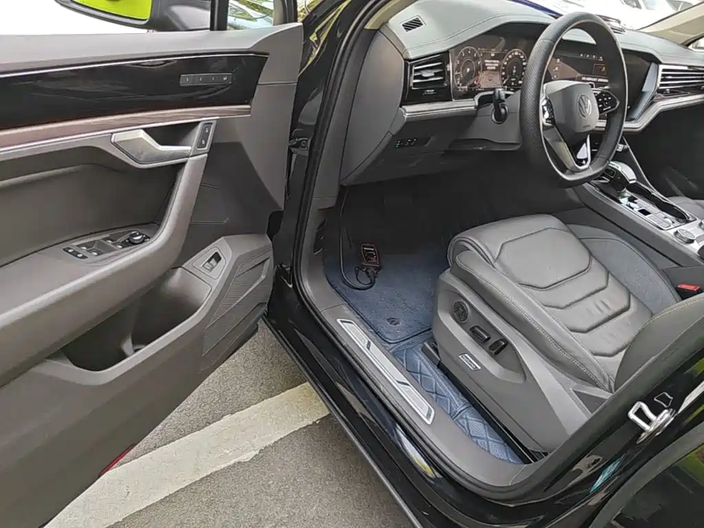 Volkswagen Touareg — миниатюра 16
