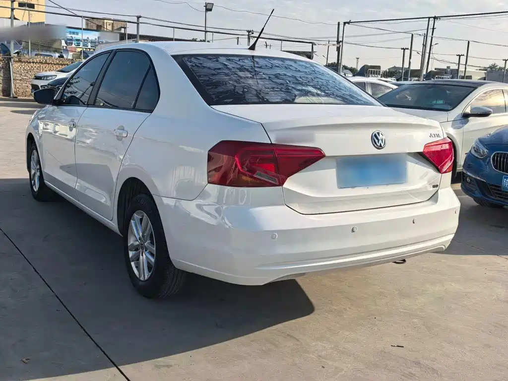 Volkswagen Jetta — миниатюра 5
