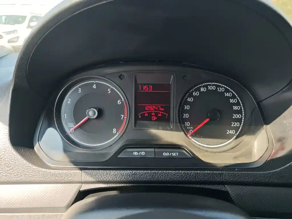 Volkswagen Jetta — миниатюра 11