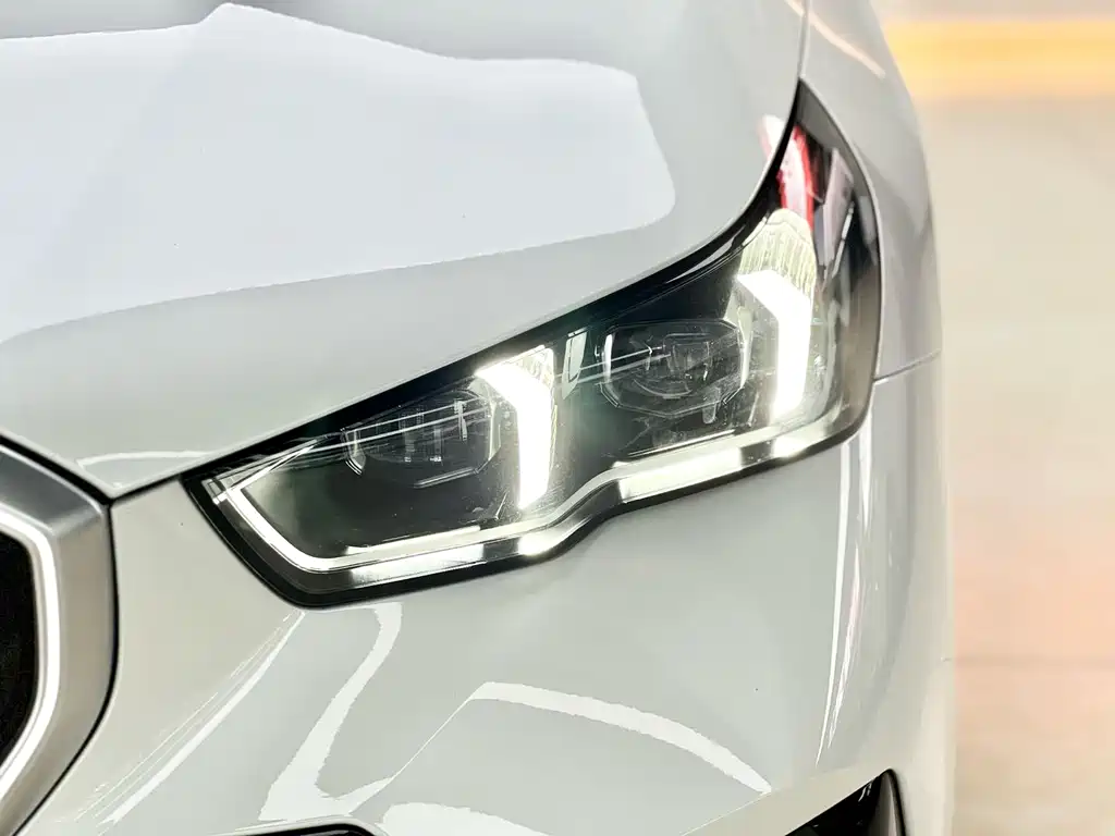 BMW 5 Series — миниатюра 17