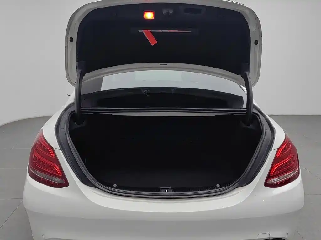 Mercedes-Benz C-Class — миниатюра 16