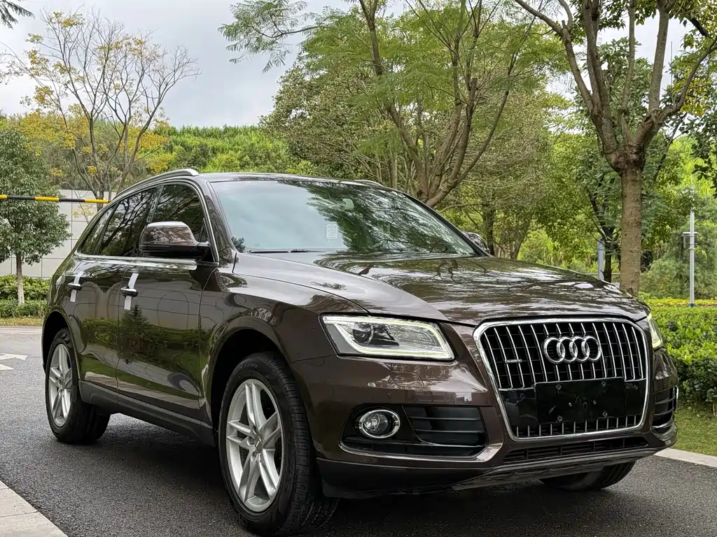AUDI  Q5
