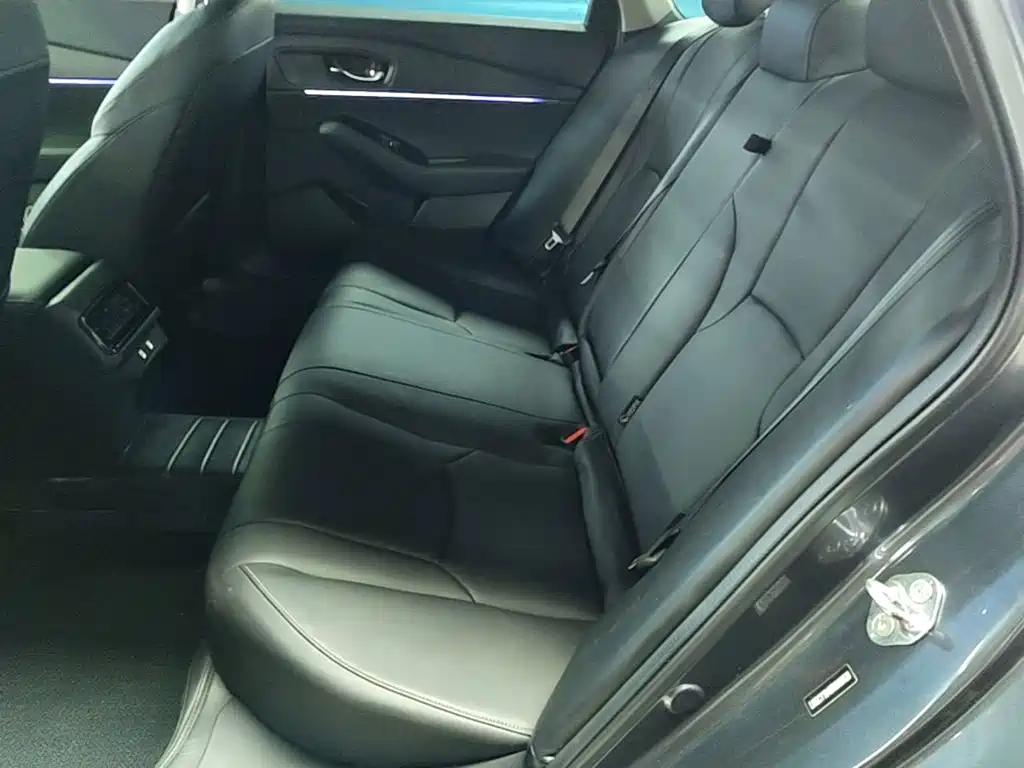 Honda Accord — миниатюра 17