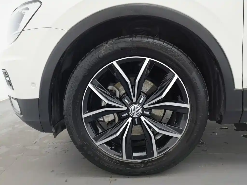 Volkswagen Tiguan L — миниатюра 17