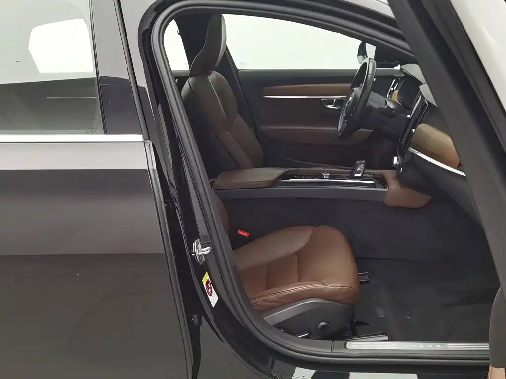 Volvo S90 — миниатюра 23