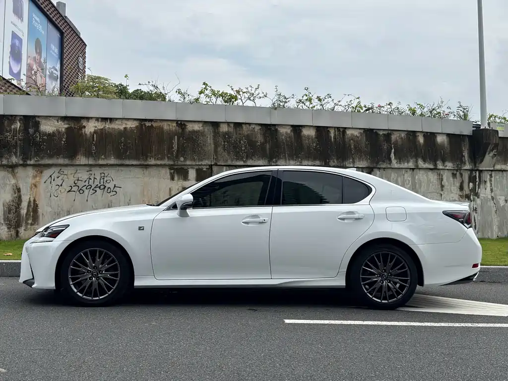 Lexus GS — миниатюра 8