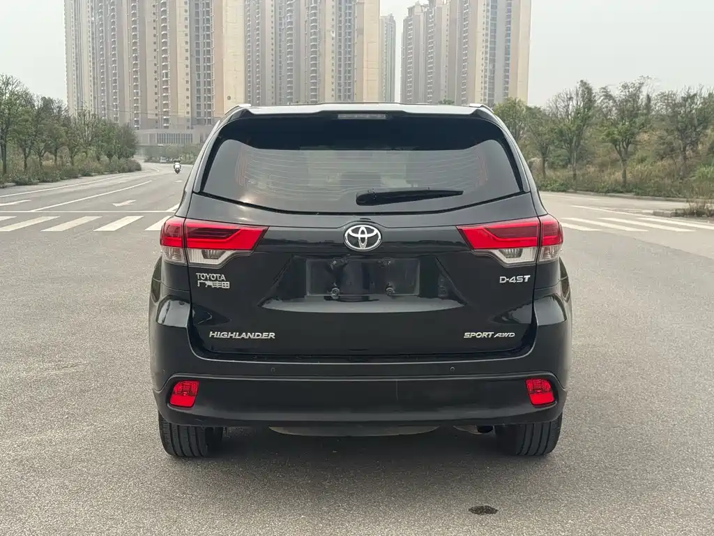 Toyota Highlander 2018 2.0T Luxury 7 мест V